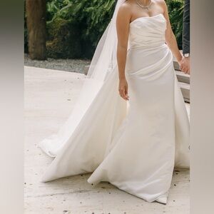 Elegant Ivory Wedding Dress